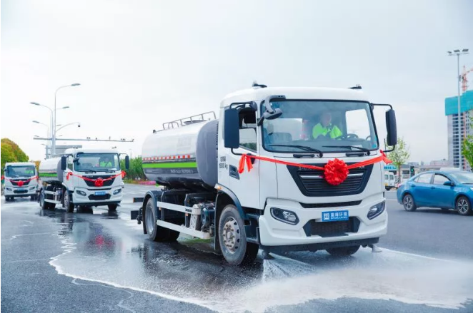 新时代中国城市美容师！九游ninegame环境新能源环卫车可减排4.5万吨污染物