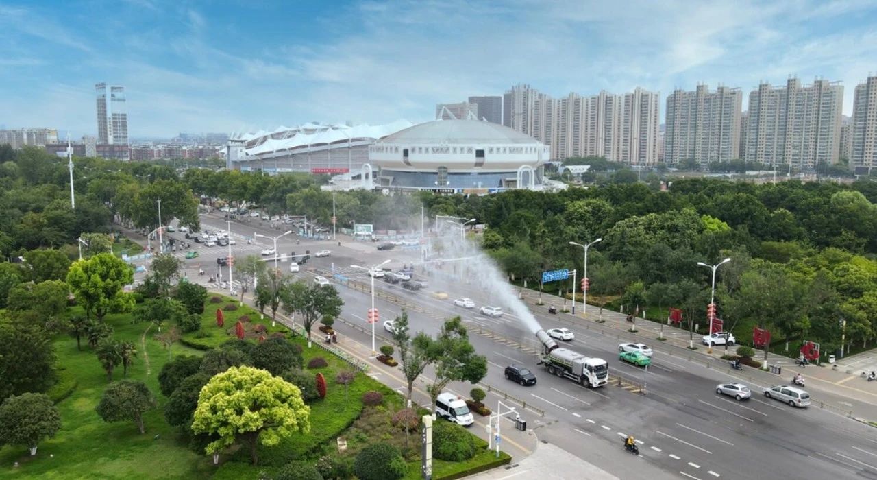 九游ninegame环境荣登“城市服务十大影响力企业”和“环卫装备十大影响力企业”双榜